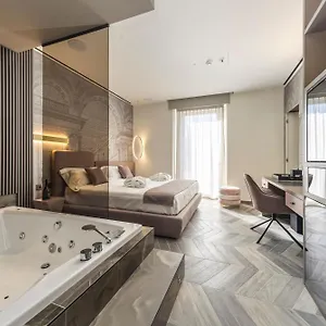 Bed & Breakfast Tritone Luxury Piazza Del Popolo, Rome